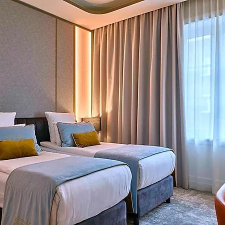 Crown Krakow - Handwritten Collection 4*